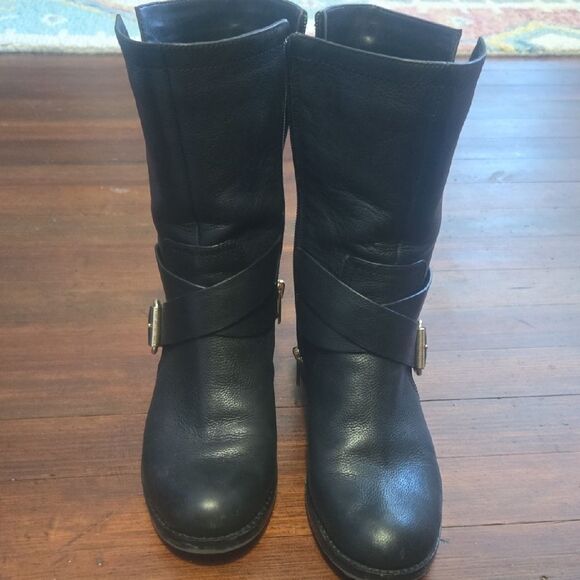 Elegant Black Leather Moto Boots - Picture 5 of 8